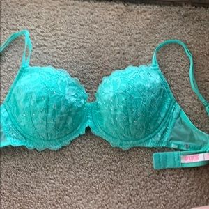 PINK VICTORIA’S SECRET Lightly lined Demi Bra 36D
